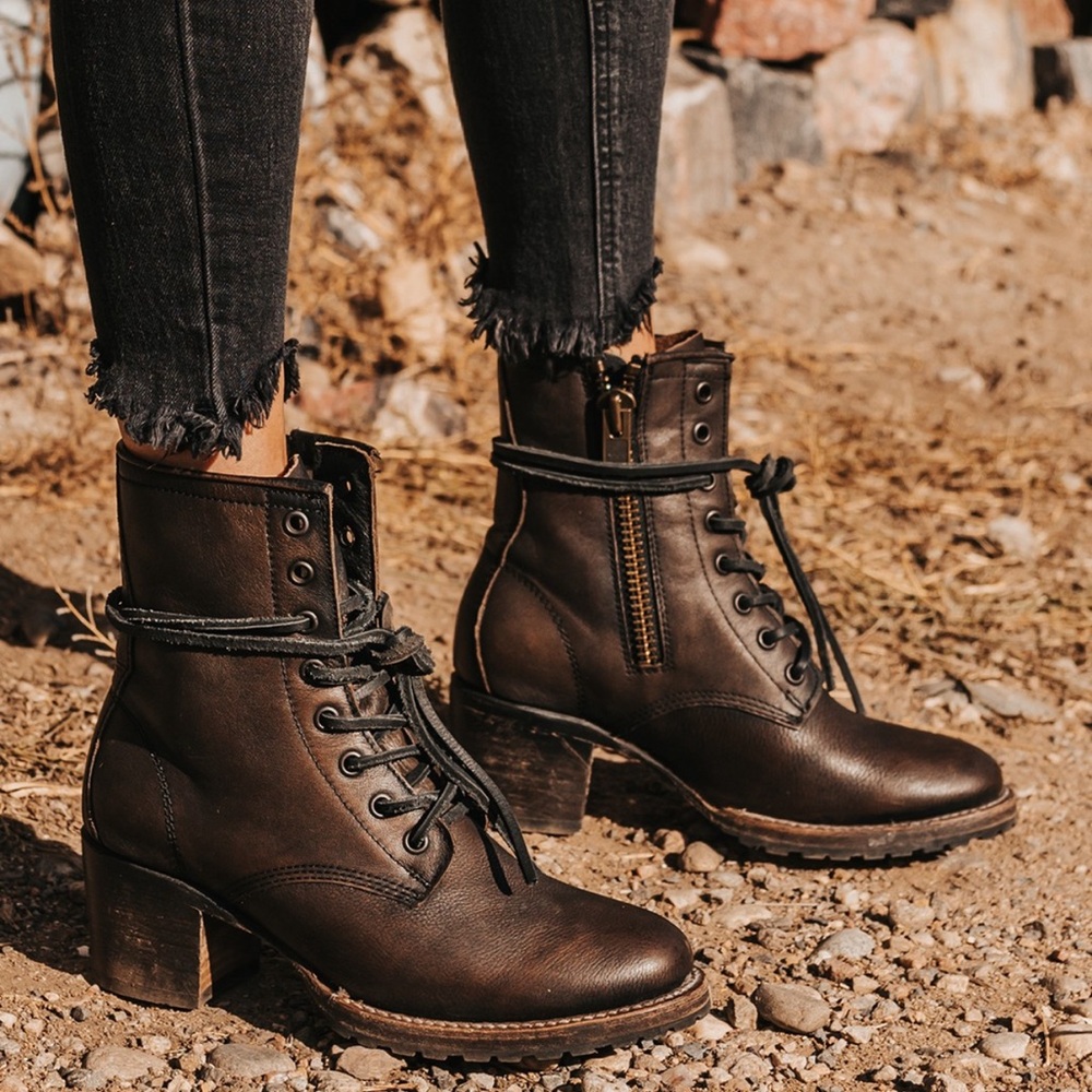 Freebird Cavalier (Black Distressed)